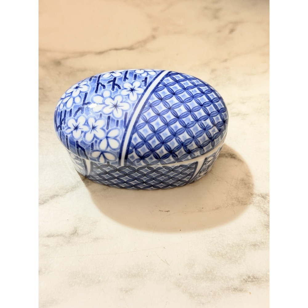 Nancy Lopez 1979 Ceramic Trinket Jewelry Box Blue White Mosaic Pottery (A3215)
